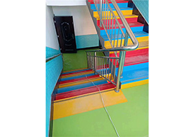 幼儿园塑胶楼梯